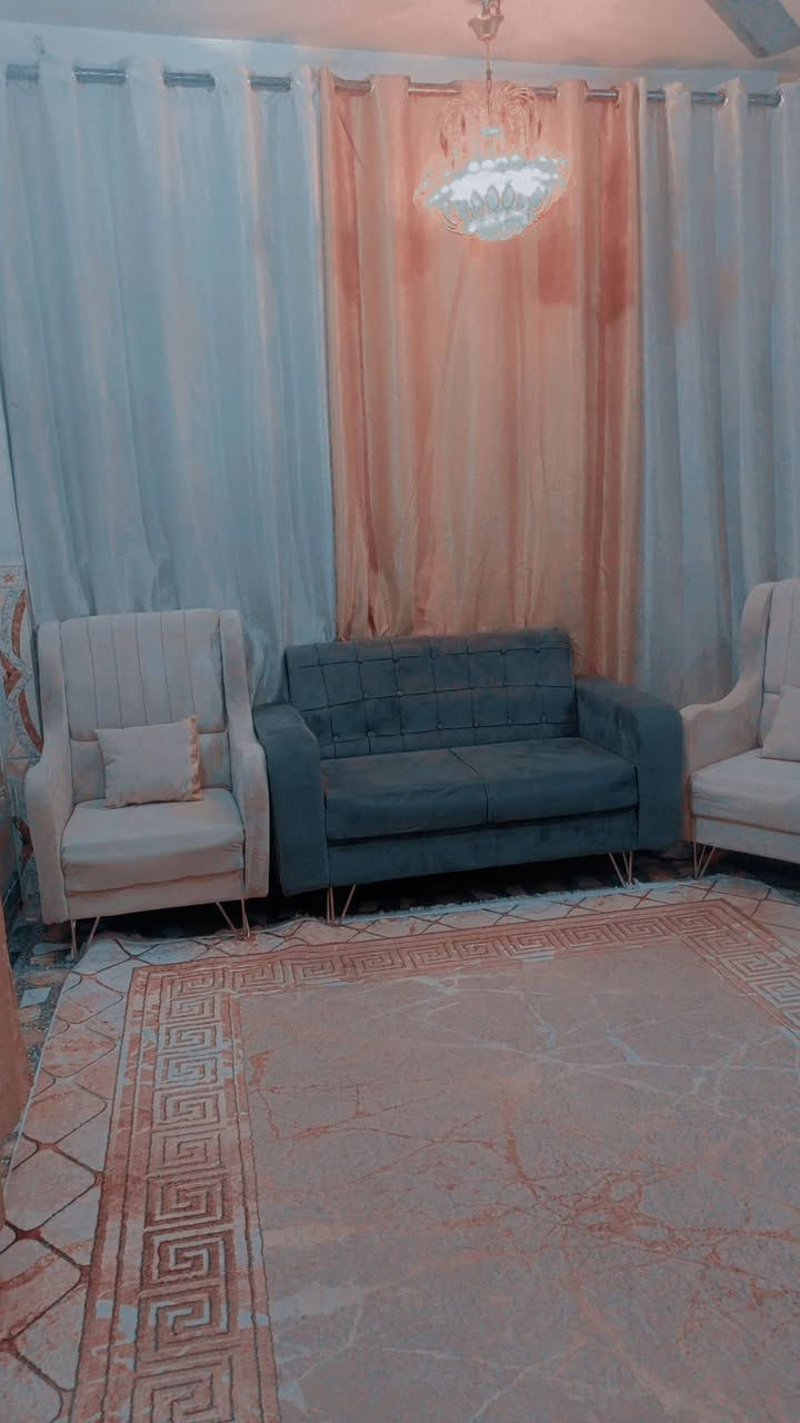 تخم 10 مقاعد
السعر 350وبي مجال بسيط 
اخو الجديد المكان بغداد الاتصال ع هذا الرقم ***********
