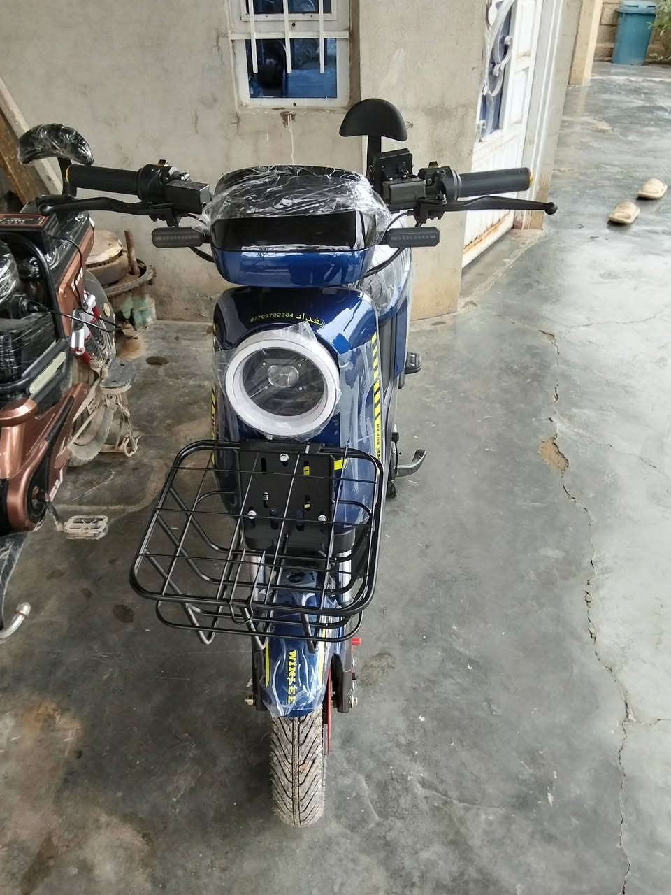 سلام عليكم 
 للبيع R9جديد على وضع الشركة مستخدم 20 يوم السعر 575 وبي مجال بسيط رقم الهاتف للاتصال ***********
