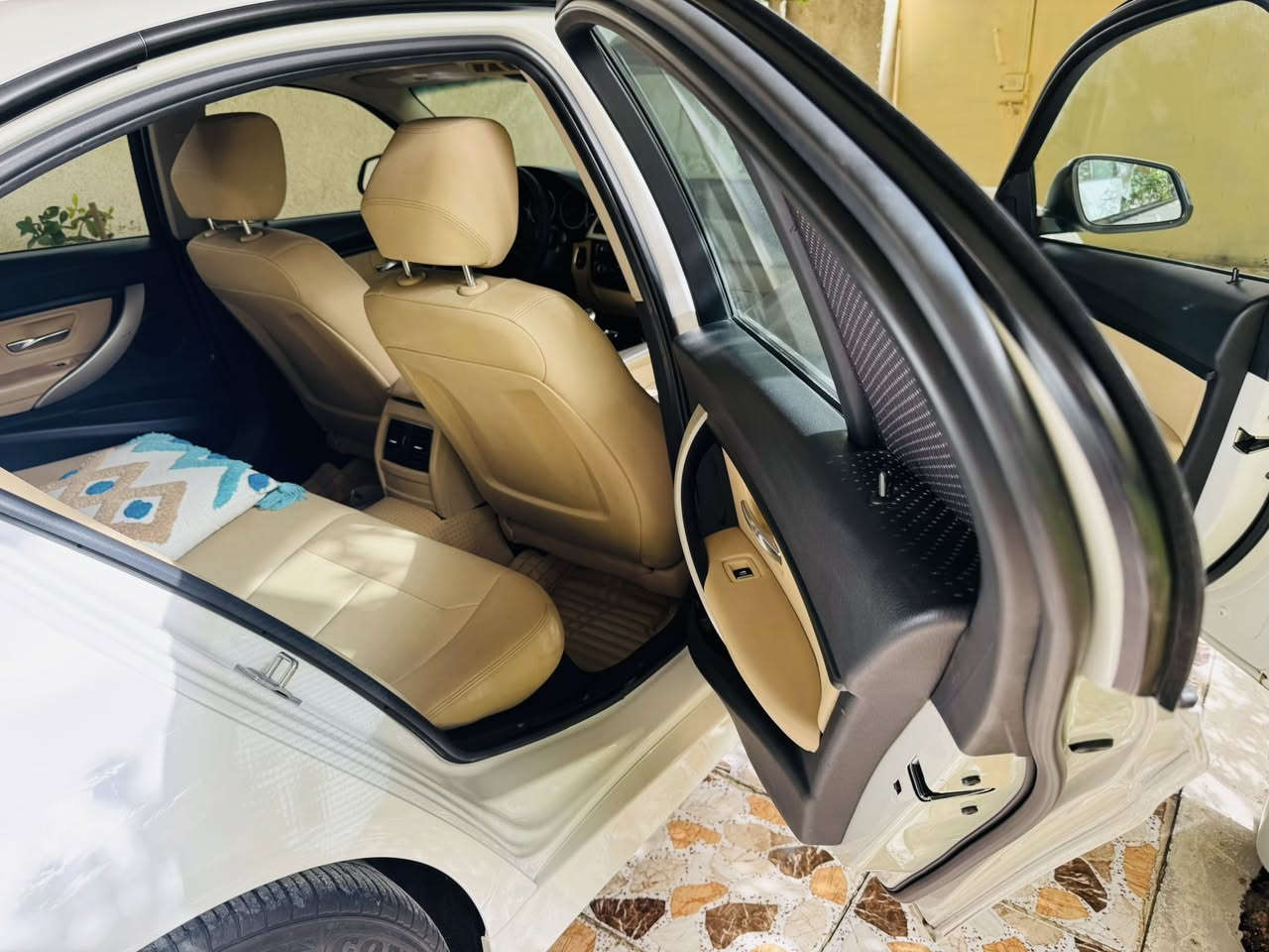 BMW 320i
وارد امريكي 
حادثها باب ٣ قطع صبغ يعني .. لابجم ولاجنطة 
موديل ٢٠١٨
جانيها من ٢٠١٩ على ايدي
بأسمي تحويل مباشر
رقم بغداد
محرك ٢٠٠٠ تون تيربو
محرك وصدر كله بلادي
تبريد ممتاز
السيارة مال بيت فول نظافة
السعر ١٩٥$ بيها مجال بسيط
بغداد مجمع ٦ قرب مدينة العاب السيدية
*********** ابو مريم
