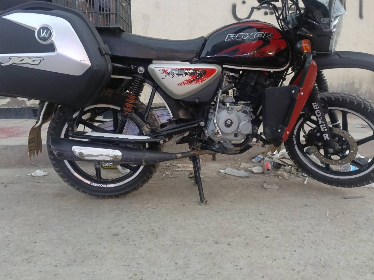 سلام عليكم بوكسرمرقم سنويه عنواني بغداد شهداء العبيدي سعر مليونين ونص ***********
