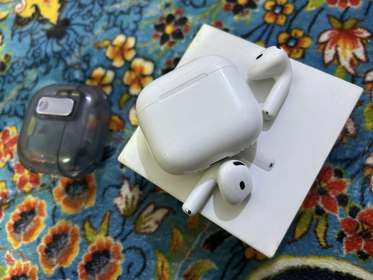 سلام عليكم ايربود ابل الاصلي جيل ال4
للاستفسار *********** واتساب السعر 180بيها مجال
