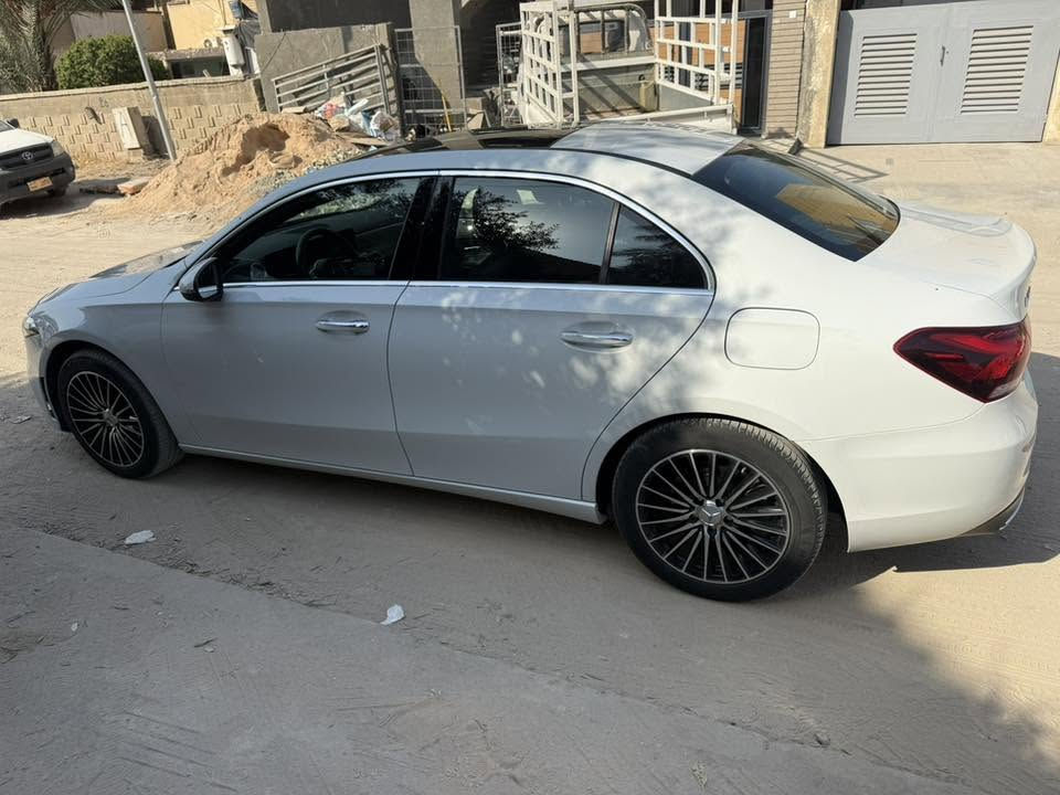 للبيع فقط
السعر 220 ورقة فقط  
مرسيدس A220 AMG موديل 2020
لون ابيض داخل اسوده 
وارد امريكي حادث السياره
الجاملغ  الامامي الايمن والبنيد مرفقة صور الحادث 
مواصفات السياره فول واحد على واحد  
الكاميرا الخلفية امامي 
بصمة ابواب وتشغيل 
مثبت السرعة 
شاشة دجتل كبيره
سقف بانورامي كامل 
التحكم على المنحدرات
مستشعر وقوف
تدفئة المقاعد 
والستيران 
مراقبة النقطة العمية
رادار امامي 
حساسات خلفي امامي
نظام فرملة الطوارئ
للمصابيح الأمامية ليد
لوحة قيادة رقمية
انارة محيطية اشاير ترحيب 
أبل كاربلاي
مقاعد جلد 
شحن لاسلكي
بعد بيها هواي موصفات
رقم السيارة (بصرة دولي ) سنوية كاملة وباسمي
سعر السياره 255 ورقة
موقع السيارة بغداد الصابيات 
الاتصال :- *********** واتس اب فقط
