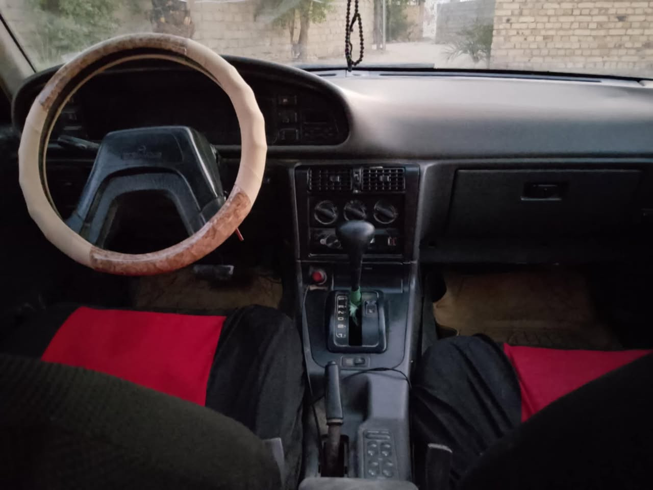 السلام عليكم للبيع دايو برنس م95 قادسيه سنويه جديدة لل29 هزه جديده مكينه وكير شرط مكفولات حداديه وتخم تاير جديد السياره ابلاديه بيه مكانات صبغ السعر 28 وبيه مجال المكان بابل الطليعه للاتصال ***********
