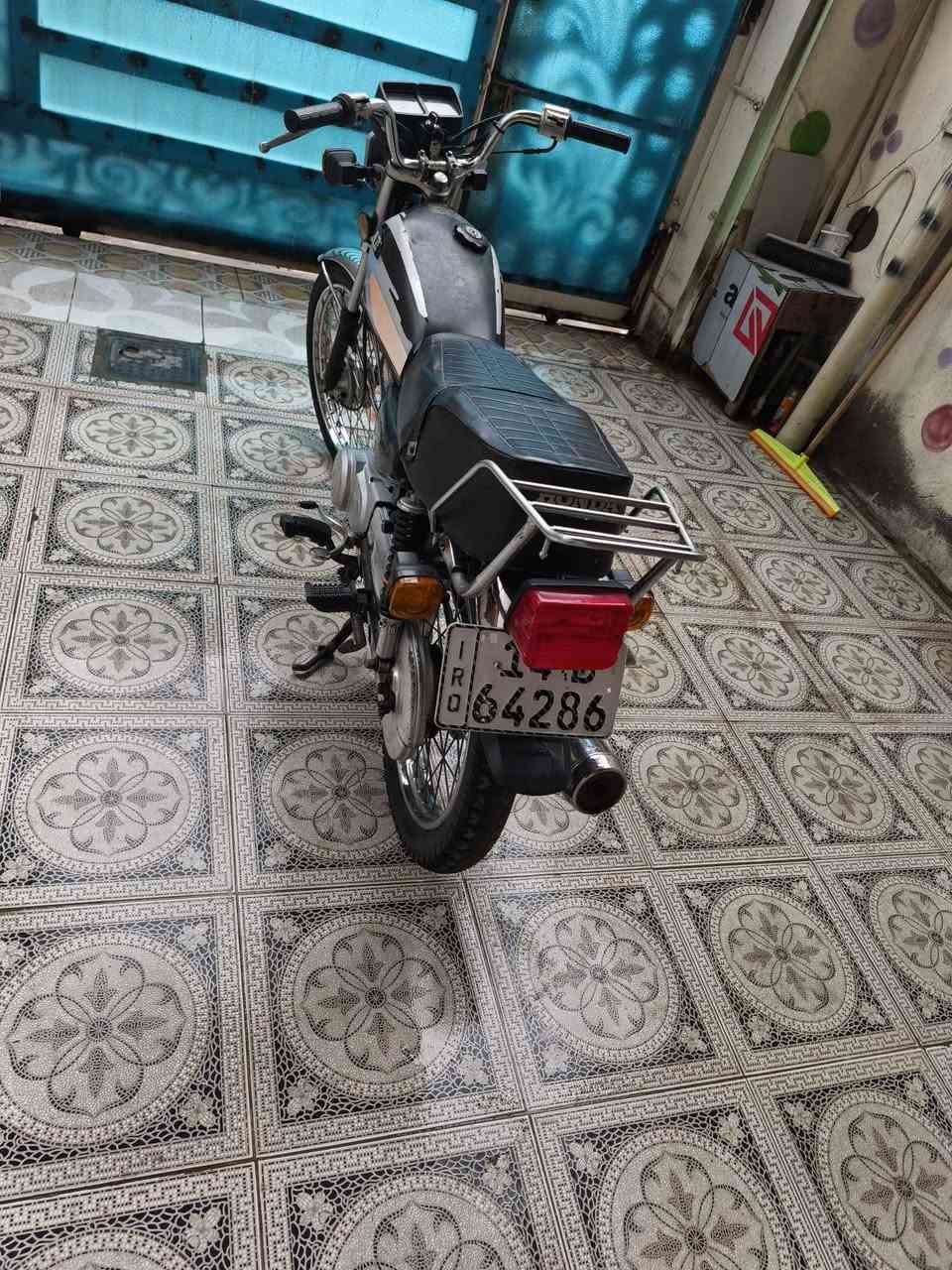 ا السلام عليكم للبيع دراجه نامه 2018 مكينه مفتوحه ، الدراجه ناعمة ترايك مئة كيلو رقم بسمي العنوان الهوير السعر 1500000 وبيها مجال كلش قليل  *********** Singapore
