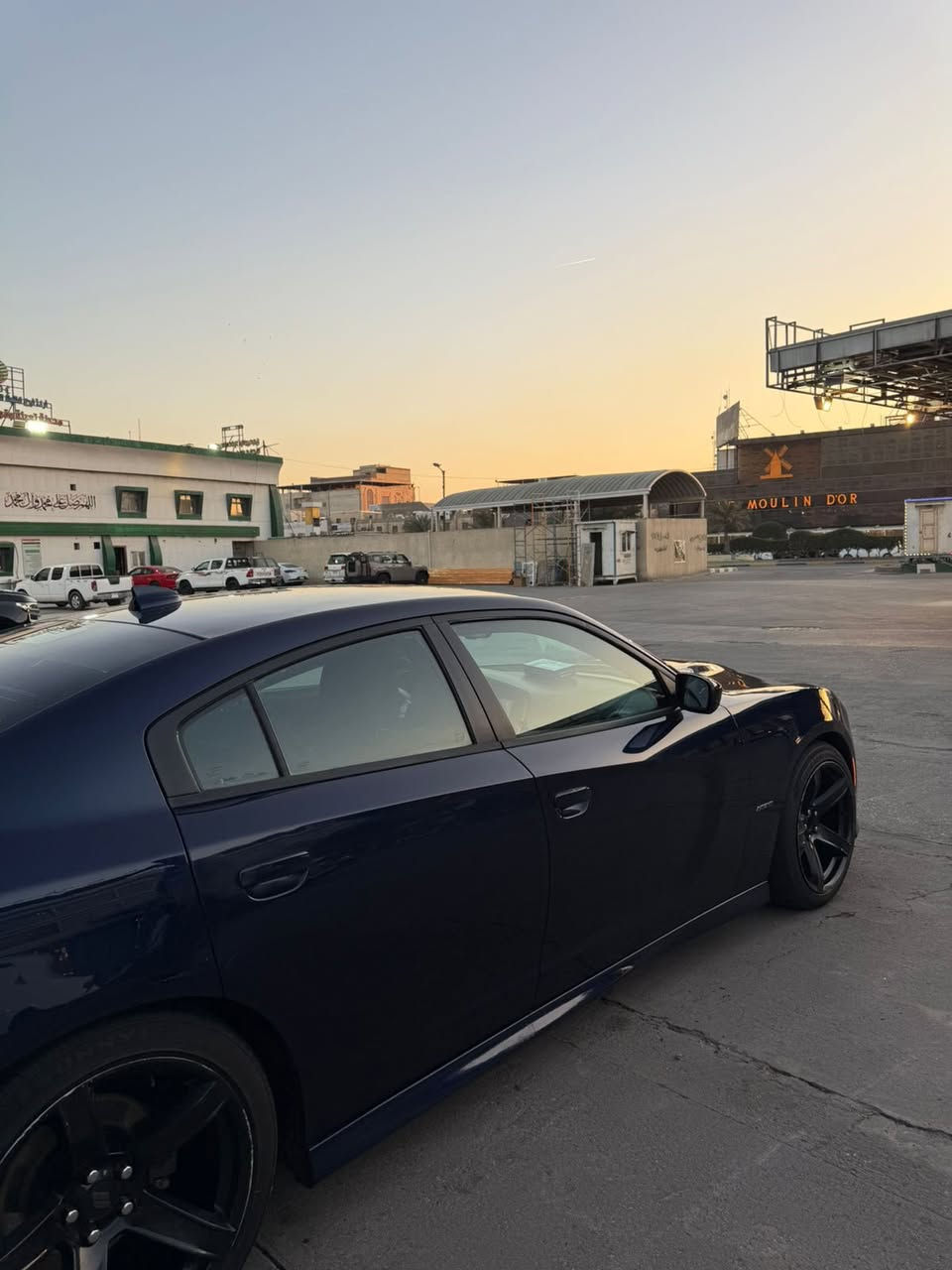 سلام عليكم سياره جارجر 2016/RT/5.700 للبيع نضيفه سياره وحلوه كامله من كلشي نص مواصفات تدفئه كشنات تحكم ستيرن دواخلها كلش حلوه وسياره ما ملعوب بيها نضيفه محرك وكير كفاله ما مفتوحات بيها حادث امريكه قطعتين بنيد وجاملغ وبل عراق صار بيها قطعتين لا اكثر ولا اقل سعر160وبي مجال رقمي ***********
