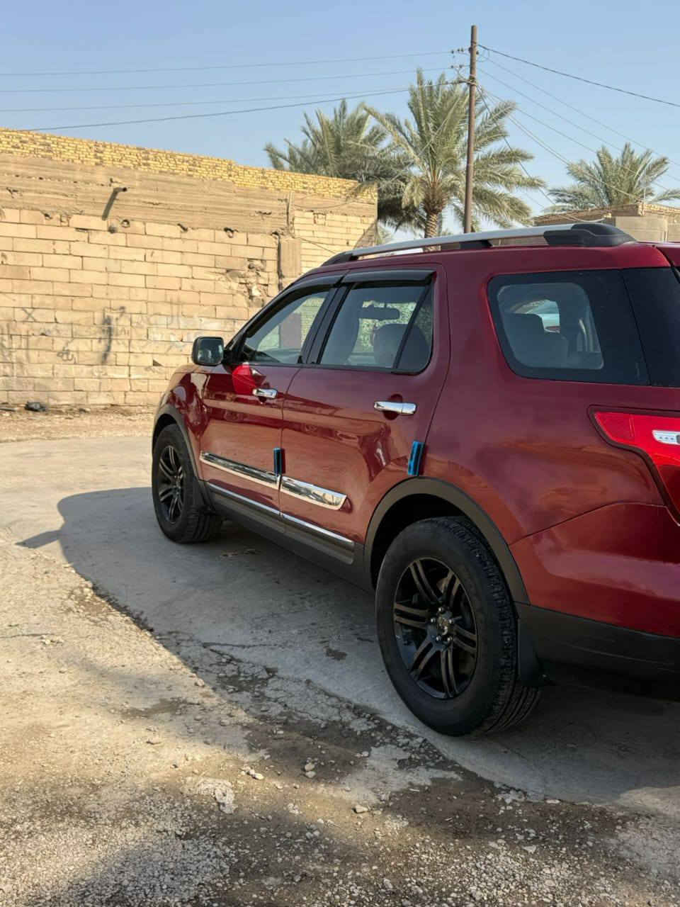 للبيع فورد اكسبلور موديل 2013
مواصفات  XLT معروفه فول مواصفات 
1: بانوراما فتحتين 
2: شاشه كبيره كامره دواره 
3: ٣ قطع تبريد ثلج 🥶
4: حساسات إمامي خلفي 
5: كشنات كهرباء 
6: جام اوتو 
7: كشنات تدفئه تبريد 
8:لايت اوتو 
9: سبعه راكب 
10: محرك 3600 وكير كفاله 
11: جنطه كهرباء وشفط 
12: اربع وضعيات قياده 
وردادرات 
هواي مواصفات بعد وصور الحادث مرفقه بالصور (4 قطع صبغ فقط ) 
السياره رقمه بغداد 
السعر 122 وبيه مجال مكاني بابل 
الرقم ( ***********)
