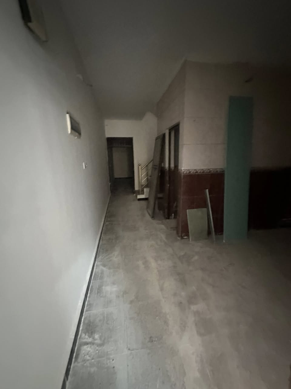 #للايجار______في_____السيديه

بيت مساحه 100 متر نظيف جدا 

يتكون من 

ثلاث غرف نوم مطبخ صاله خدمات صحيه عدد 2 وطرمه صغيره

#الايجار مليون

للاستفسار الاتصال على الارقام التاليه 

***********

***********

***********
