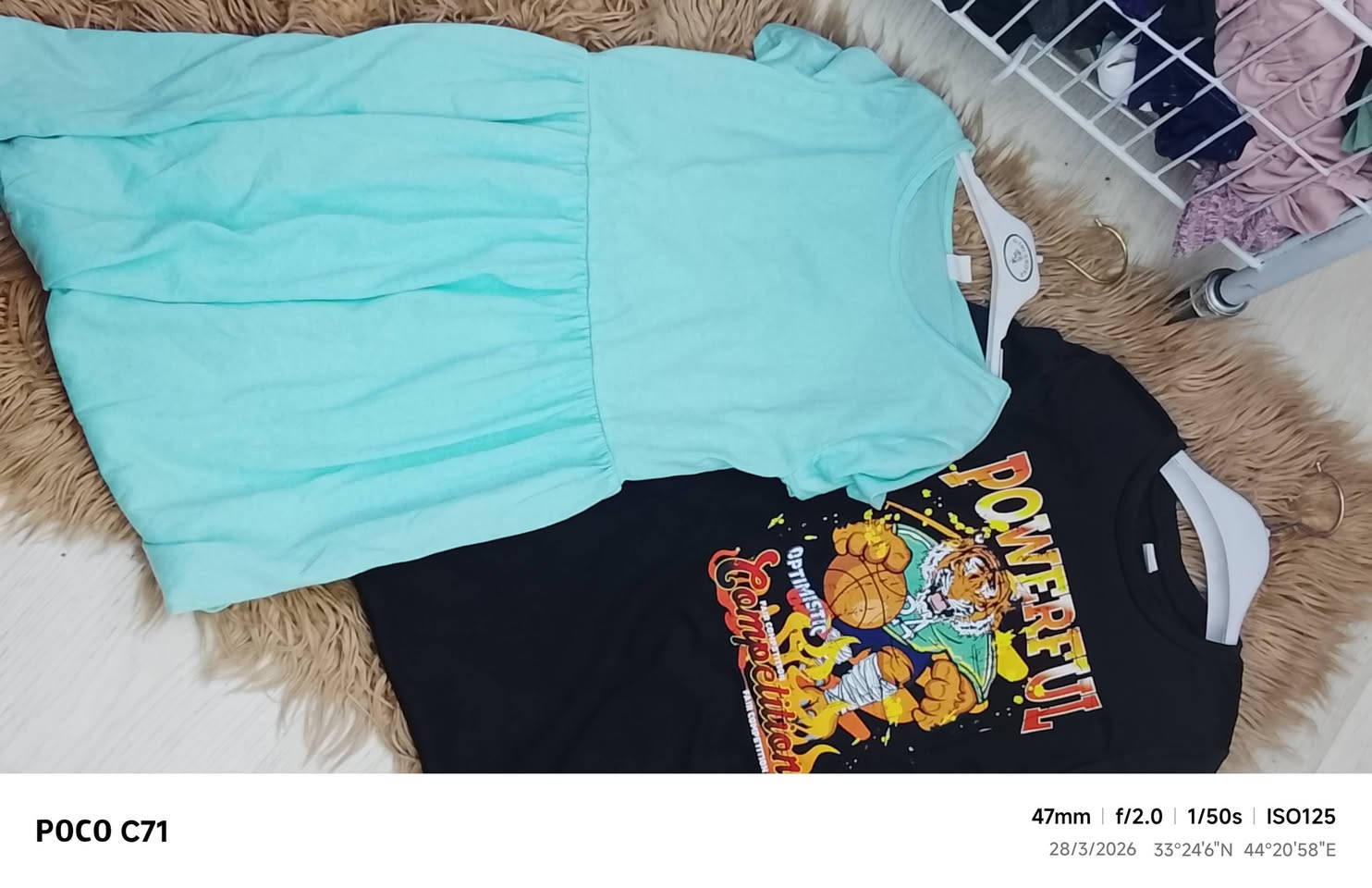 تشيرتات 3 ألف  شورت 2 الثوب 3 التراك ب5 
للحجز ***********
