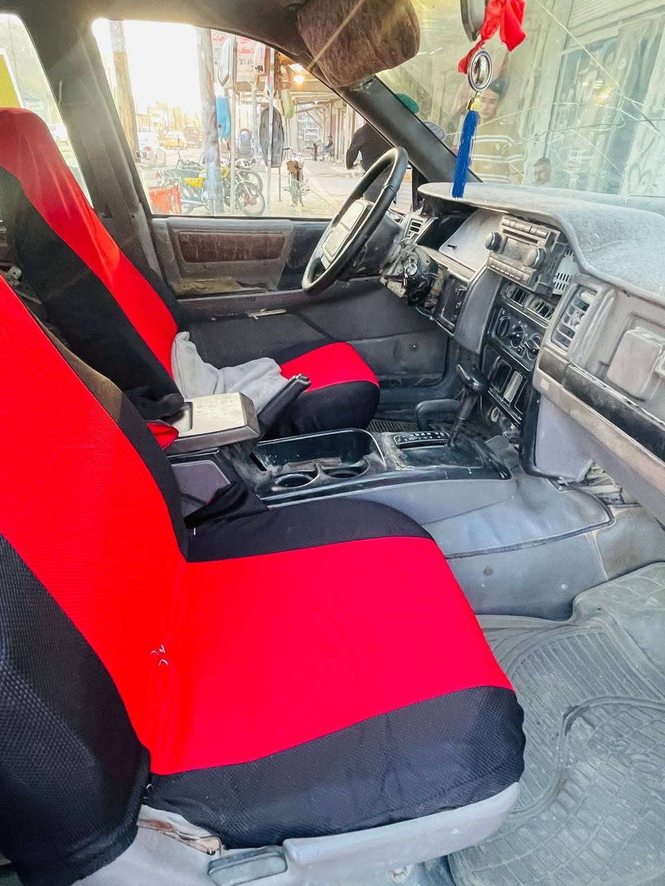 جيب شروكي موديل 1995سياره جاهزه مكينه وكير وحدادييه اثنين ونص تخم تاير تحويل مباشر بلادي مكفولة من ضربه والصبغ ،،ناصريه قضاء الشطره سياره. مال جناي تحويل مباشر 33بي مجال حك جيه شي بسيط ***********,
