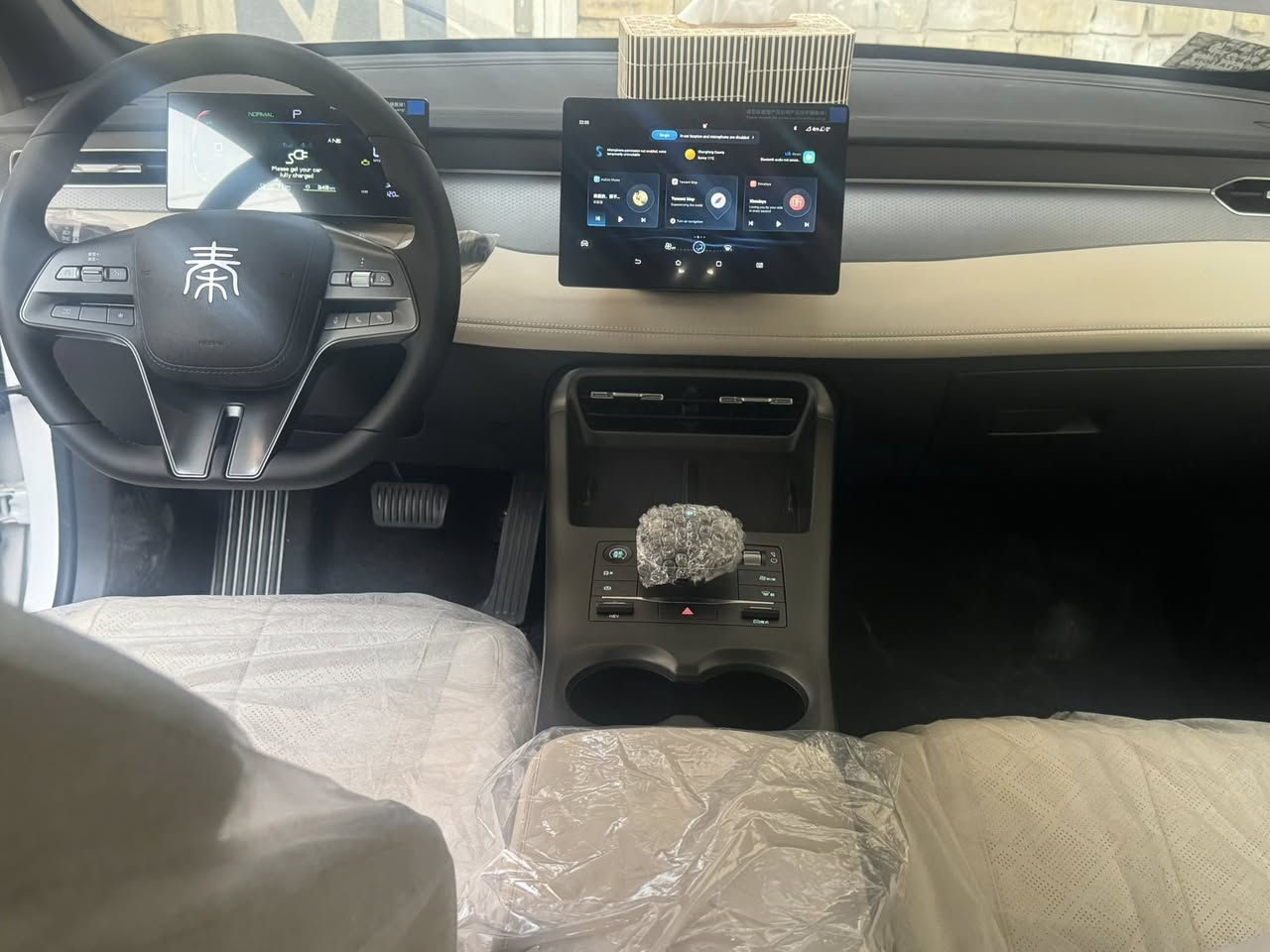 السلام عليكم بي وايدي  2025 مرقم بغداد ماشيه 800 ميل بسمي السعر 18 و100 رقم الهاتف ***********
