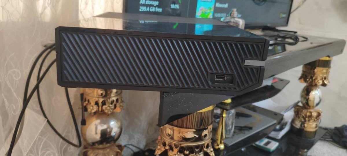 Xbox one fat
بۆ فرۆشتن 500 گێگایە لەزگەی لێکراوەتەوە بۆیە بە کراوە دەیفرۆشم ئەگینا کەفیلی دەکەم کە بێ کێشە بێ یەک دەسکی بیلادی لەگەڵە و کامل ئەشیا و نرخی 105 هەزار و معاملەی تێدایە شوێن هەولێر


**إذا كنت صاحب هذا الإعلان وتريد حذفه لأي سبب، رجاءا أرسل رسالة إلى الدعم الفني**