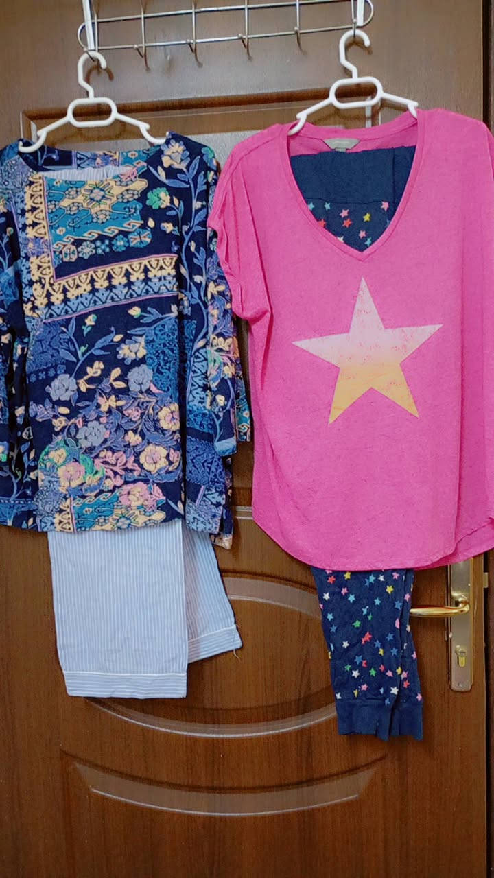 دشاديش نسائيه سعر القطعه 12 الف 
بيجامات نسائيه سعر القطعه 7000 الف 
برمودات ولادي سعر القطعه 6000 الف 
احذيه نسائيه سعر القطعه 8000 الف 
يوجد لدينا خدمة توصيل للاستفسار الاتصال على الرقم 
*********** يوجد واتس على نفس الرقم
