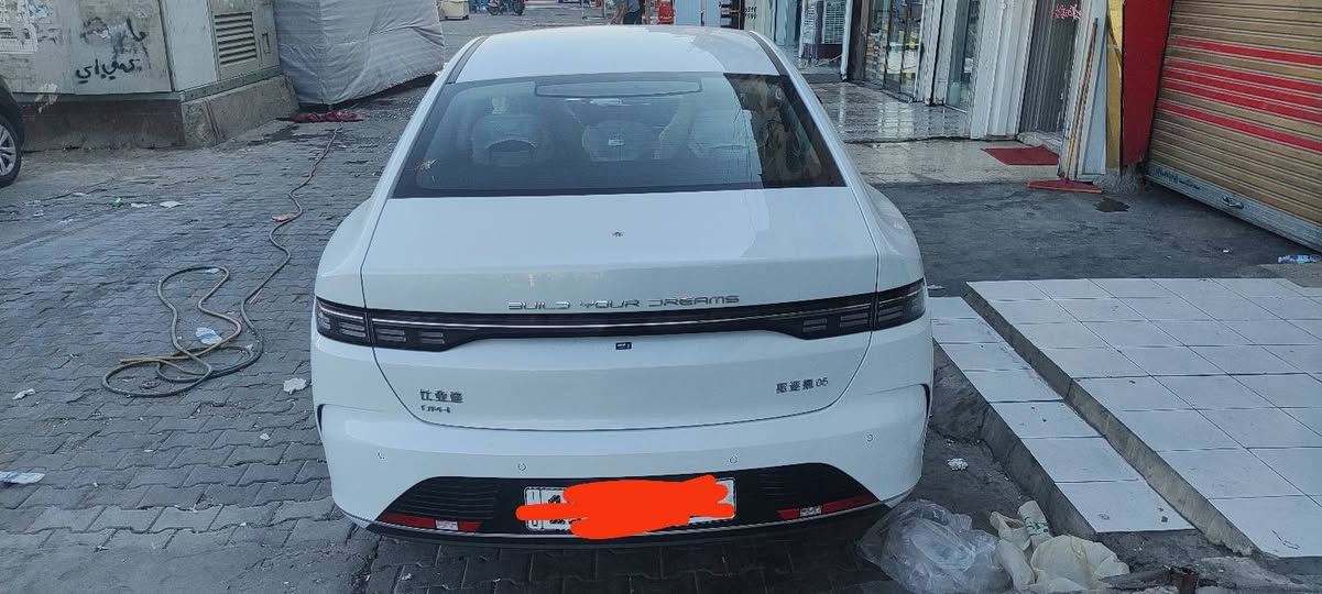 سلام عليكم عندي بي واي دي دسترويل 25 موديل ماشيه 4000 مكفوله فقط طخه موضحه بصوره اسبير اضافي ارضيات حوضيه مواصفاته معروفه رقم بغداد بسمي سنويه مكاني مدينه الصدر او البياع تقاطع درويش سعر 19.800 مجال حك جيه رقمي *********** ابو علي
