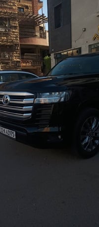 لاندكروزر 2022سبعينيه السياره مواصفات GX.R ماشيه 89كم السياره( ساز اصل...