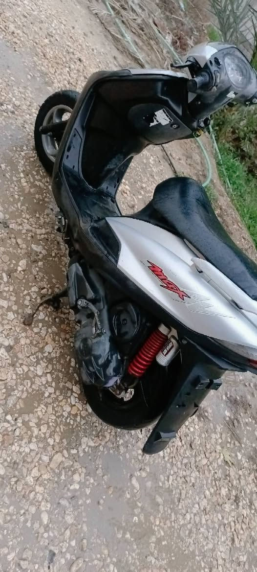 سلام عليكم دراجة ماكس ثعلب دراجة نضيفة كلش حلو احلا من صورة نضيفة من كفر جدامي بيهة دعمة بسيطة وسلف ول هورن يحتاجلهن دكم فقط دراجة سريعة كلش ماشية 99 الف صارلهة سنتين من طالعة من لوكالة مكفولة ماعدة دعمة مستعجل ع بيعتهة مكينة نضيفة شغالة نكرة وحدة ممزود ع اي تزويد بلادية ممتواجد لا فيس ولا واتساب فقط ع رقم الهاتف *********** وبيك خير وتدلل مكاني نجف
