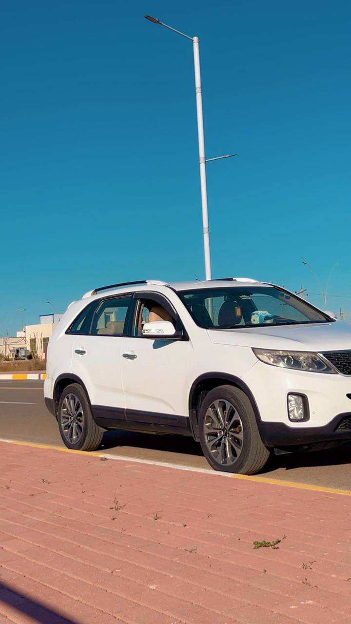 السلام عليكم ورحمة الله وبركاته اخوان سيارة للبيع كيا سورنتو موديل ١٤رقم الانبار الماني محرك ٦سلندر  سبعة راكب تبريد ثلاثة قطع فول مواصفات عدا الفتحة تخم تاير حجم ١٩بصمة تشغيل بصمة أبواب مري شفط كراسي كهرباء جلد بلاد حساس خلفي وامامي تحكم ستيرن  السيارة مكفولة بيه مقدار شبر على بارد جاهزة ومرتبة ونظيفة مكان السيارة الرمادي السعر 175ورقة وبيه مجال للاستفسار الاتصال على الرقمم
‏‪***********‬‏
