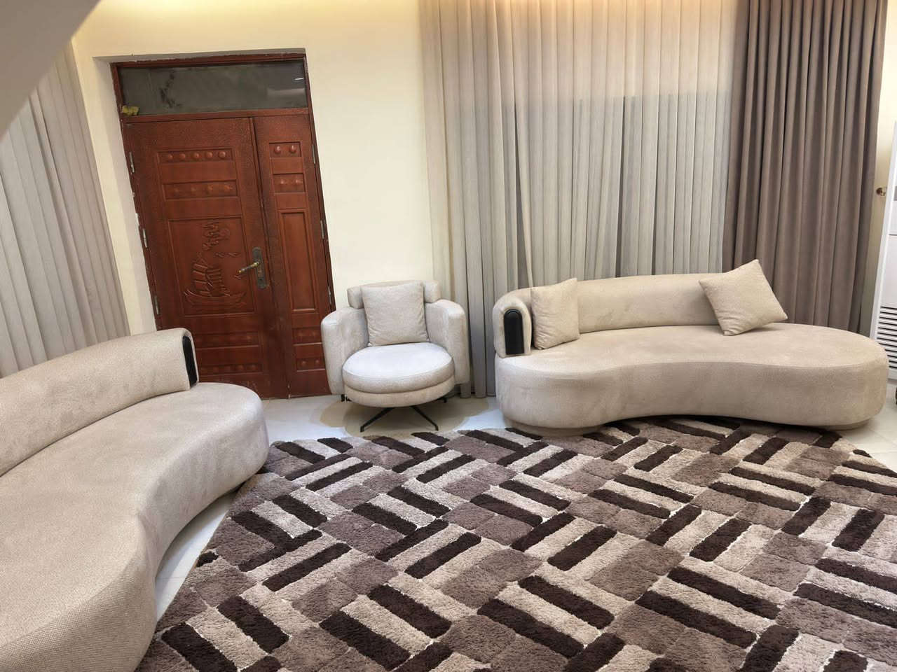 السلام عليكم /قنفات للبيع مستعمله شهر واحد نضيفات جدا للاستفسار الاتصال على الرقم
***********
