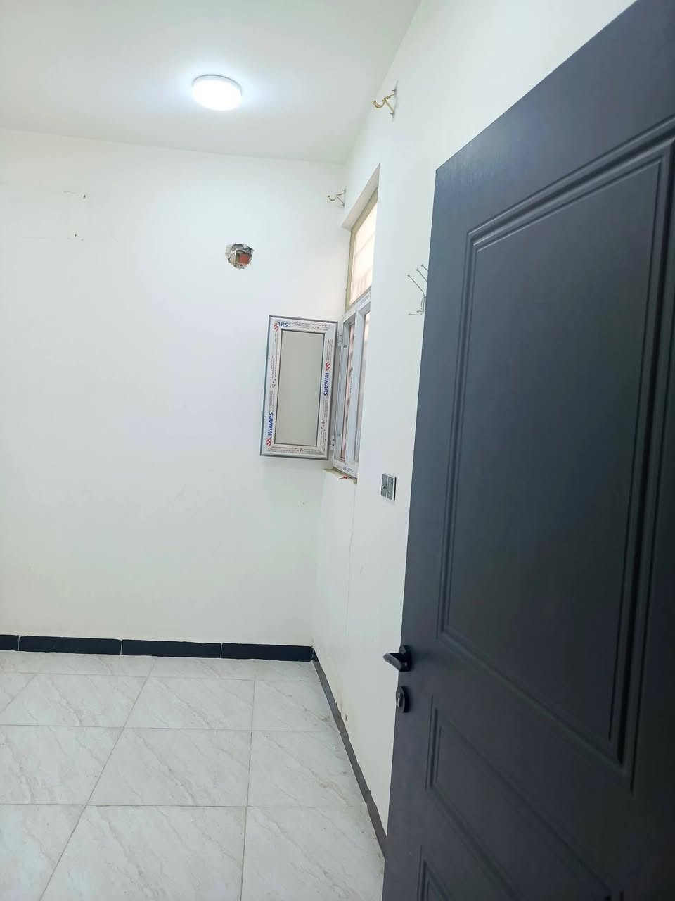 شقة ... للإيجار [ 100م ] ع شارع النخيل 
النجف // حي ... ميسان 

المحتويات 

غرفتين نوم  +  صاله  +  مطبخ  + وصحيات
تانكي 
كيزر 
خط انترنيت 
خط مولده 

والماء والكهرباء على صاحب الملك

إجاره [ 250 الف ] 

للاستفسار

***********
