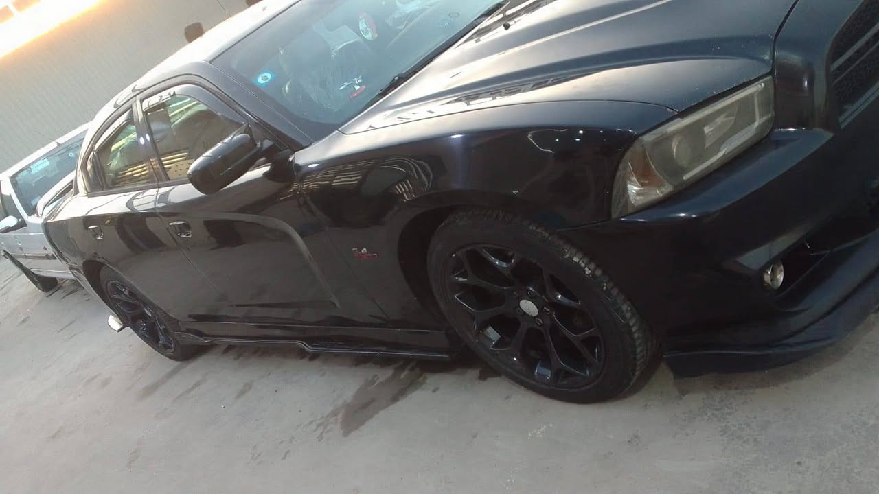 السلام عليكم للبيع جارجر 2012 RT ماكس السيارة فول  مواصفات اسلايت شفتات كامرة اماميه وخلفيه رادار أمرايات تو ويل  السيارة ليس فيها نقص السيارة ب  اسمي شرط التحويل للاستفسار على الرقم *********** واتساب 
الرقم الثاني ***********واتساب
