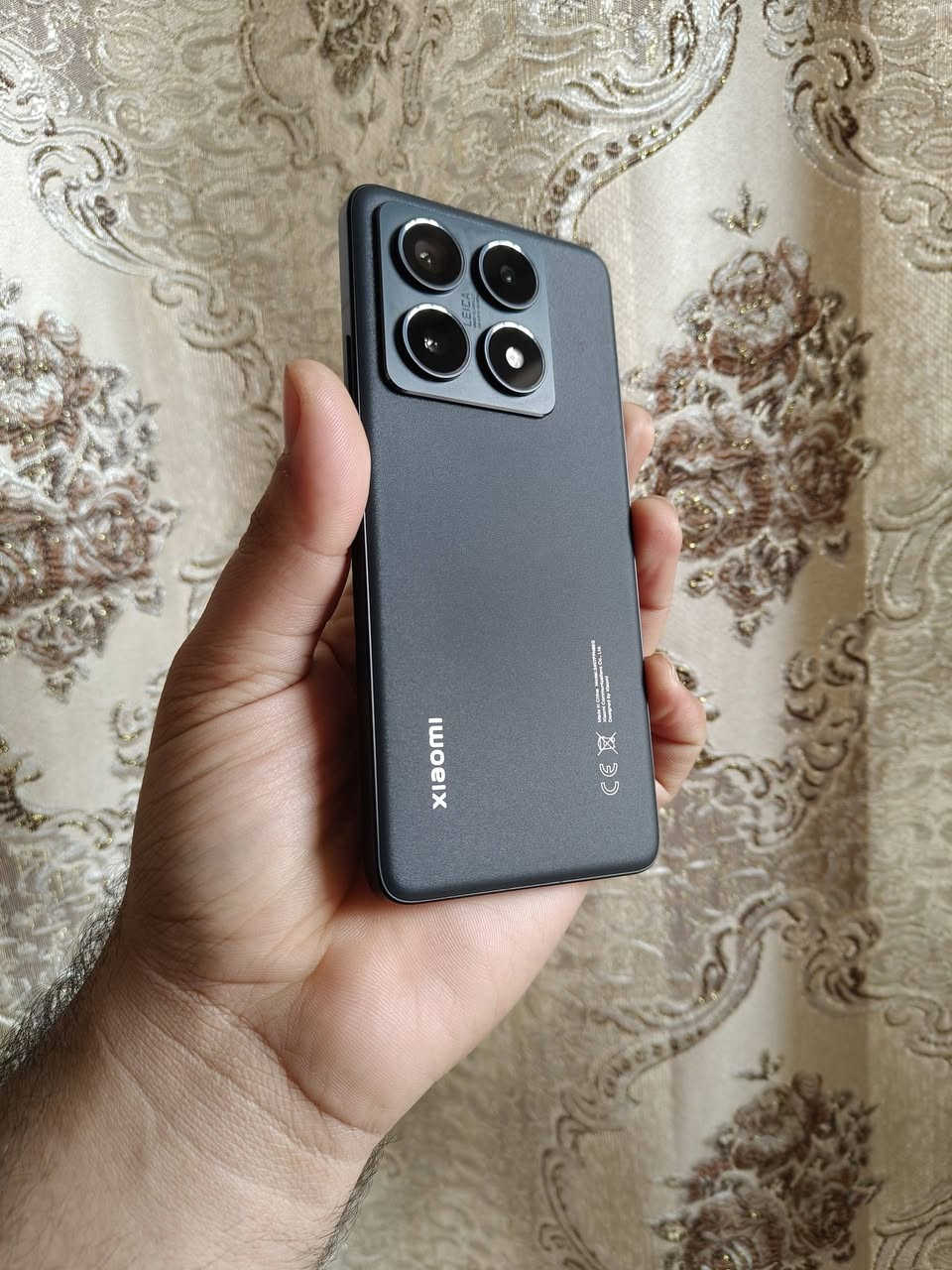 سلام عليكم.. فقط بيع 
شاومي ١٤ تي برو
مواصفاته معروفة 
ذاكرة ١ تيرا((((((١٠٢٤ GB))))))
رام١٦+١٦
شحن ١٢٠ واط سلكي
شحن لاسلكي ٥٠ واط
ملحقاته كاملة .
٦٥٠ وبي مجال حك الجية
نضافة ١٠٠٪ 
عنواني نجف .
***********
