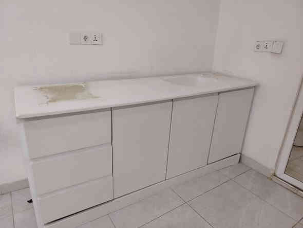 كاونترات بهذا الشكل مستعمل
السعر 3500وبي مجال وهذا رقم ***********
