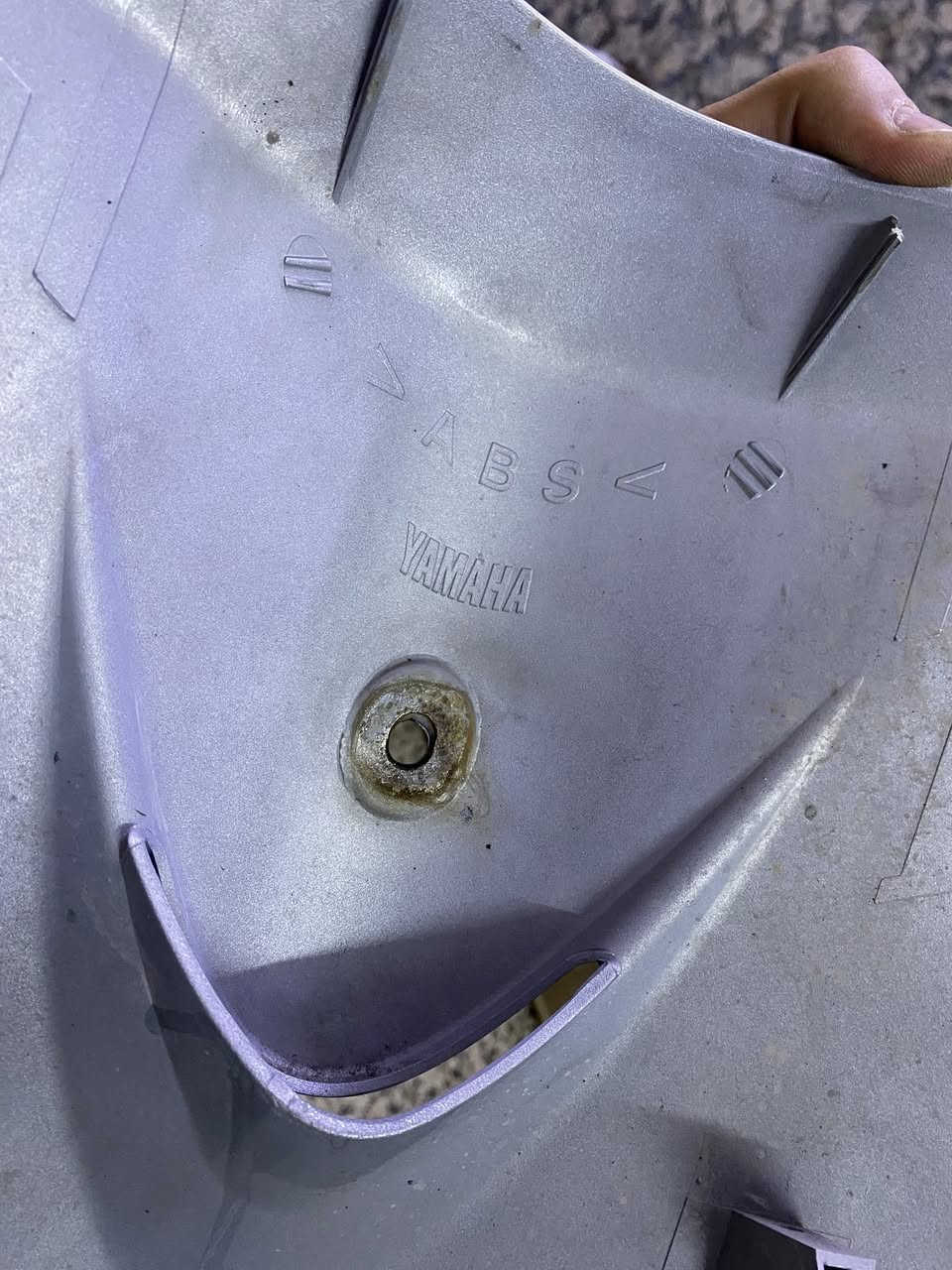 للبيع لون متغير بل ضوه يصير علا ذهبي وبليل علا سمائي مال رمبه بس ضرر قليل  اصلي *********** سعر(80 تخم كامل ويا سبايدر عامريه
