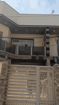 السلام عليكم بيت لبيع شارع المطار الجديد مقابل مدرسه الكوفه الأهلية قريب لشارع العام المساحه 180 متر البناء درجه أوله استفسار الاتصال على الرقم التالي ‏‪***********‬‏
