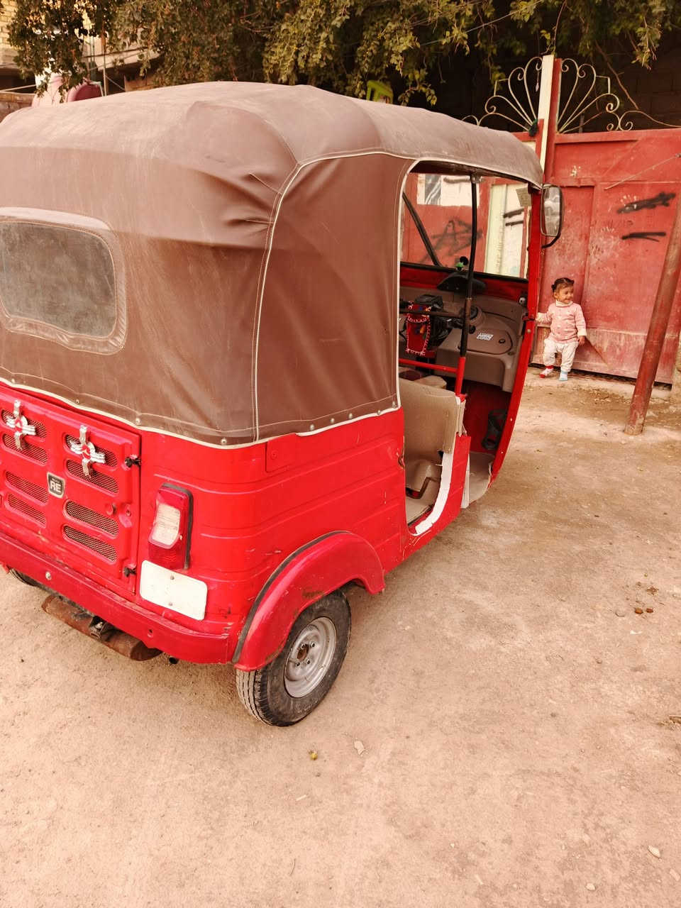 سلام عليكم تكتك للبيع موديل 18رقم محرك مجفت مصبوغة جماليه مكاني بلكوت الشراري يتصل ***********بي واتساب مكلف بنشر
