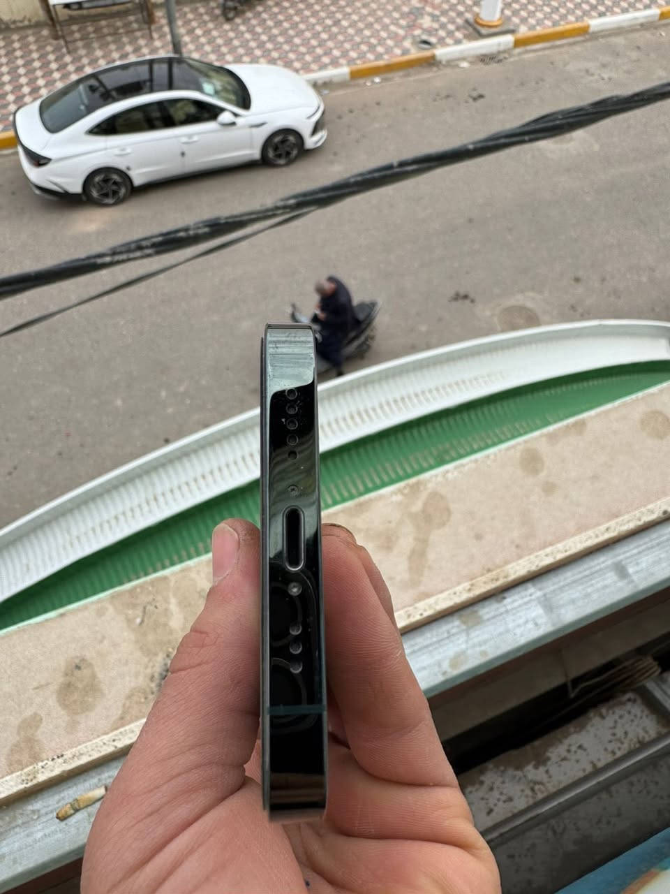 ايفون 13pro مني ذاكرة 256بطارية 82 نضيف بلادي   متوفر ***********
