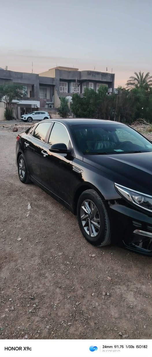 سلام عليكم كيه ابتمه 19بس بنيدضرروصبعين السياره ماشيه 64الف السياره جديده مال بيت السعر145وبيهه مجال ديالئ بلدروز  ***********
