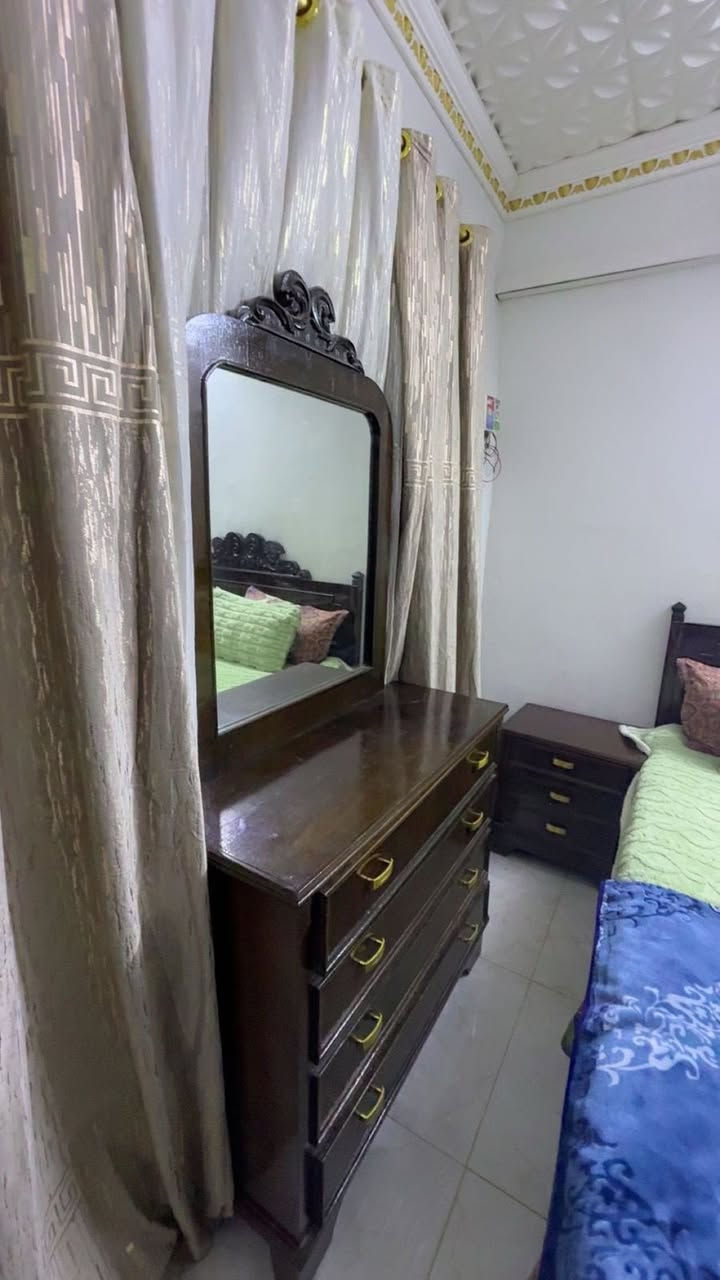 سلام عليكم 
غرفة نوم صاج 
لون بيتنجاني
للاستفسار ***********
