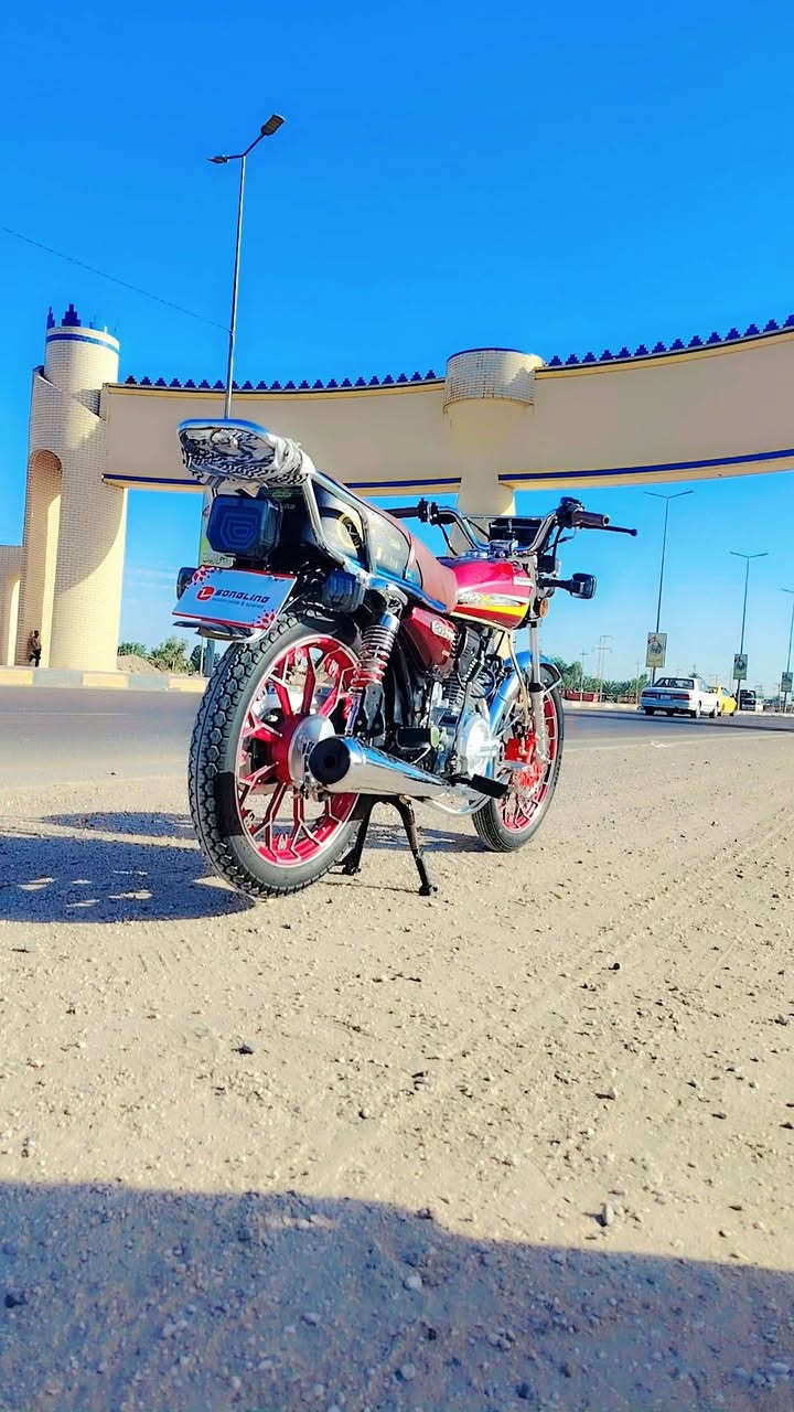 سلام عليكم دراجه سيفان 25وراق سكنر دراجه مكفوله محرك ٢٠٠ دراجه خير من الله مكان النجف الحيدريه ***********
