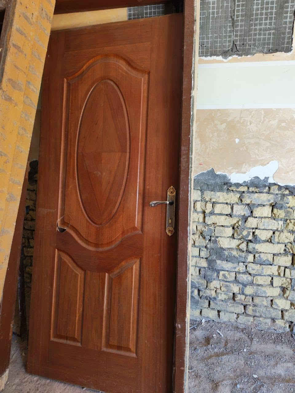 السلام عليكم أبواب طلاكه وربع عدد ٢  هنه والچرچوبه للبيع سعره ١٢٥ والطلاكه الوحده سعره ٦٠ مكان ناصرية شارع٣٠ حي اور الثانيه
أي تفاصيل الاتصال على هذا الرقم ***********
