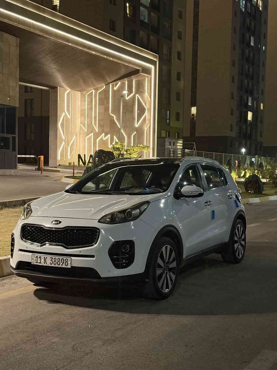 السلام عليكم 
للبيع سبورتج ٢٠١٧ خليجي 
كير مكينه مكفول 
2000 دوش 
صدر جديد 
تخم تاير جديد 
تبريد شغال 
فول مواصفات 
بصمه 
بصمه ابواب 
بنوراما 
حساس امامي  خلفي 
كامره دوار 
درايف مود 
سستم صوت jbl
مري اوتو 
بجم زنون 
سونار بل منشور مكفوله بس بارد  صغير 
السعر 186وبيها مجال قليل 
مكاني بغداد حي الجهاد 
***********
***********
