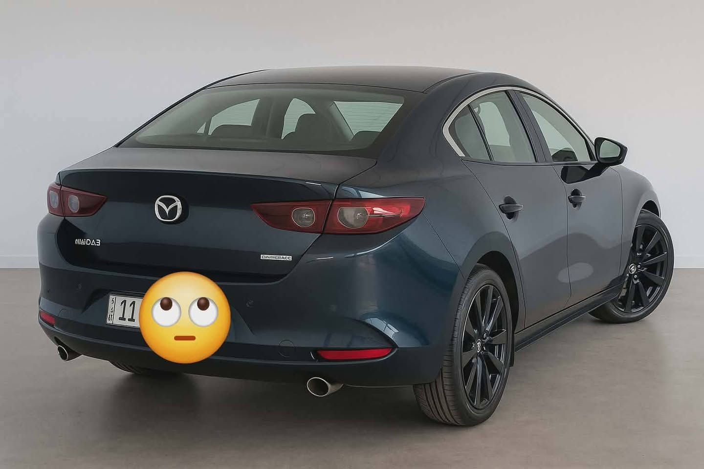 مازدا 3 موديل 2024 رقم بغداد عدم وجود فتحه محرك 2500  بدون تربو وارد امريكي حادثها جاملغ وبنيد مصلح بارد  كشن جلد والحساسات والرادارات وباقي المواصفات الخاصة بالمزادة كاملة سعر 155 بي مجال ***********
