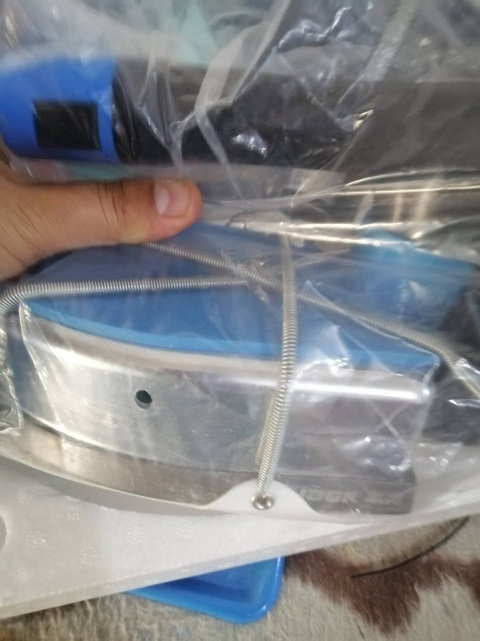 مكينه باسستر اصلي قطع و اوفر ٤خيط والله أوتي جاك سعر ٦٥٠ وبيه مجال رقمي *********** بغداد الحسينيه
