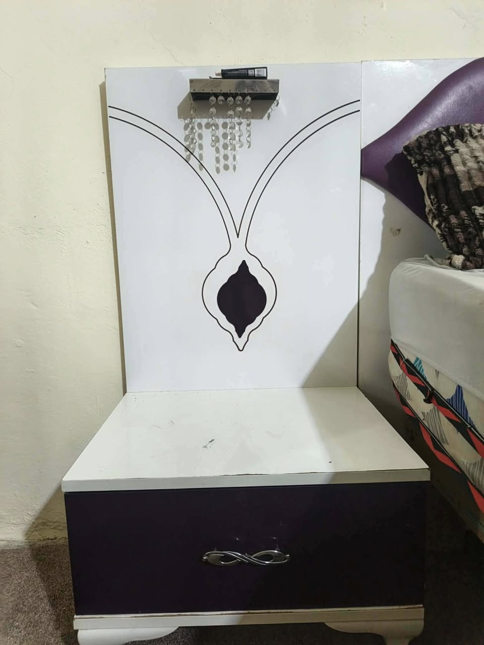 غرفه للبيع بيه ضرر بسيط كنتور  بس بدون تخت  سعر 200 وبيه مجال عنوان صلاح الدين يم كهوة محسونه


**إذا كنت صاحب هذا الإعلان وتريد حذفه لأي سبب، رجاءا أرسل رسالة إلى الدعم الفني**