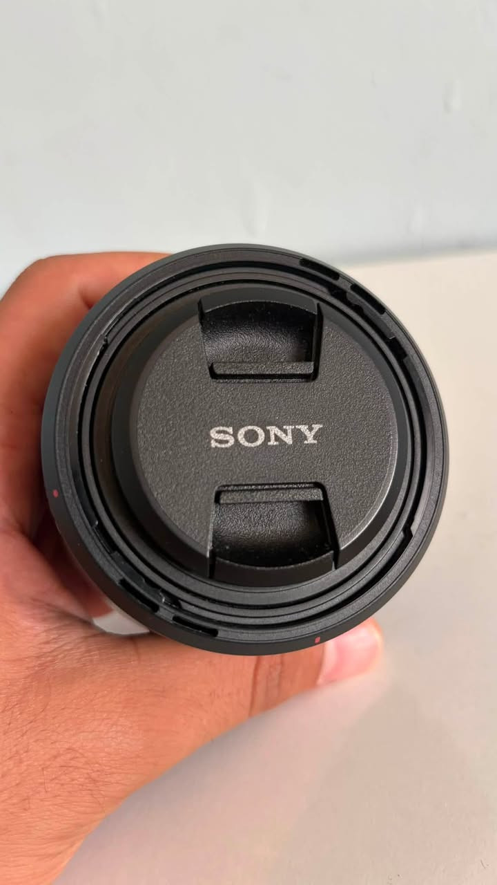 Sony FE 50mm f/1.8  للبيع: عدسة
العدسة بحالة ممتازة ونظيفة جداً.
لا توجد خدوش على العدسات الأمامية أو الخلفية.
تعمل بكفاءة 100% والتركيز التلقائي ممتاز.
تأتي مع:
• غطاء أمامي وخلفي أصلي.
• هود (Lens Hood) أصلي.
وا مناسبة لكاميرات Sony Full Frame E-Mount
السعر: 250 الف وبي مجال
الموقع: (العراق/كركوك)
للتواصل عبر الخاص أو التعليقات.


**إذا كنت صاحب هذا الإعلان وتريد حذفه لأي سبب، رجاءا أرسل رسالة إلى الدعم الفني**