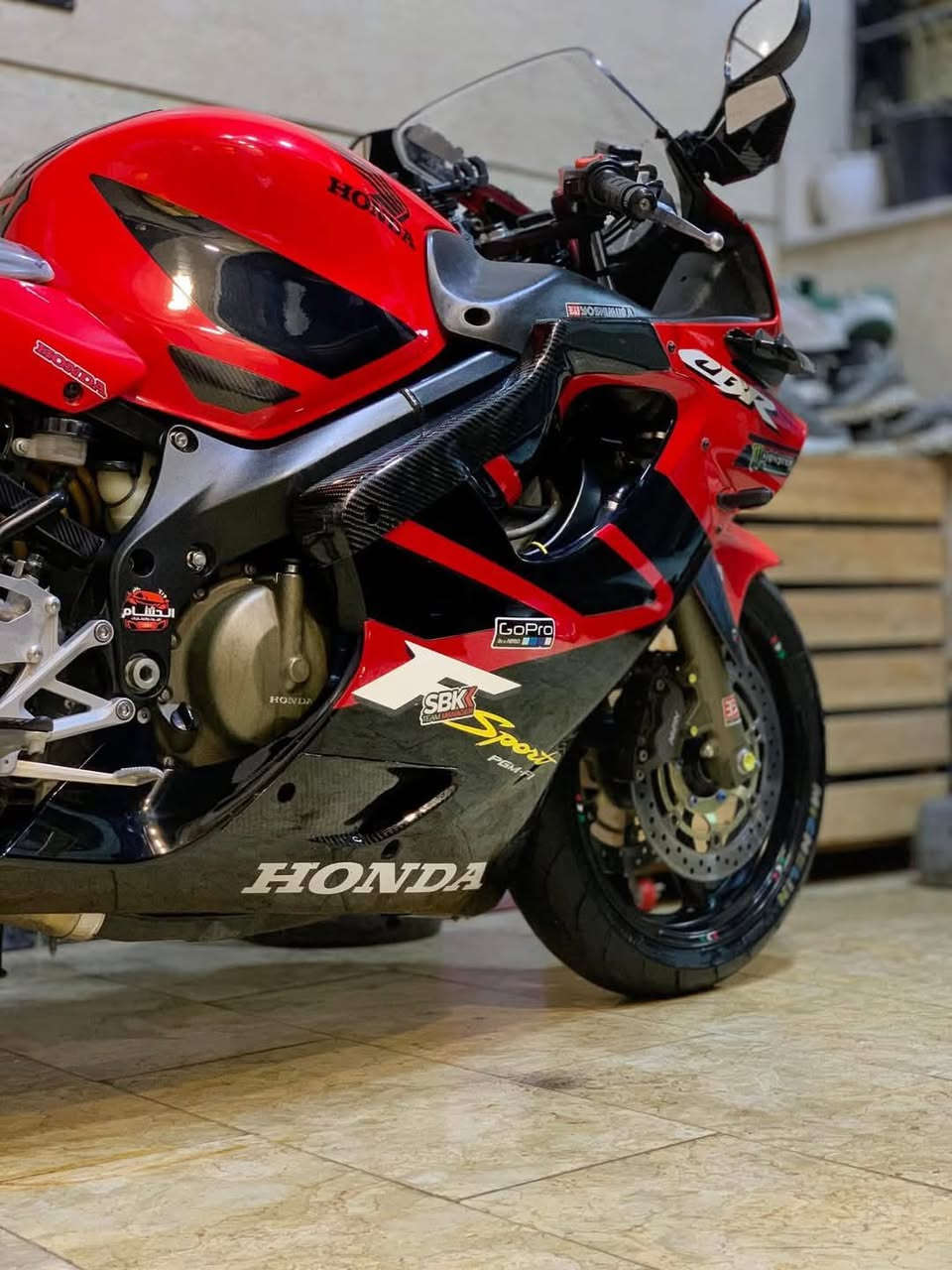 هوندا f4i 600 كشن منفصل الدراجه نظيفه ومكفوله من كلشي  بدون اوراق  دراجه نظيفه وكامله العنوان البلديات  السعر ٣٣ رقمي  *********** خابرني وتدلل بيع فقط  واي تفاصيل اتصل
