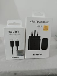 شاحن سامسونج الاصلي ضمان سنه الشاحنه مستخدمه 5 ايام فقط السعر 35 اني م...