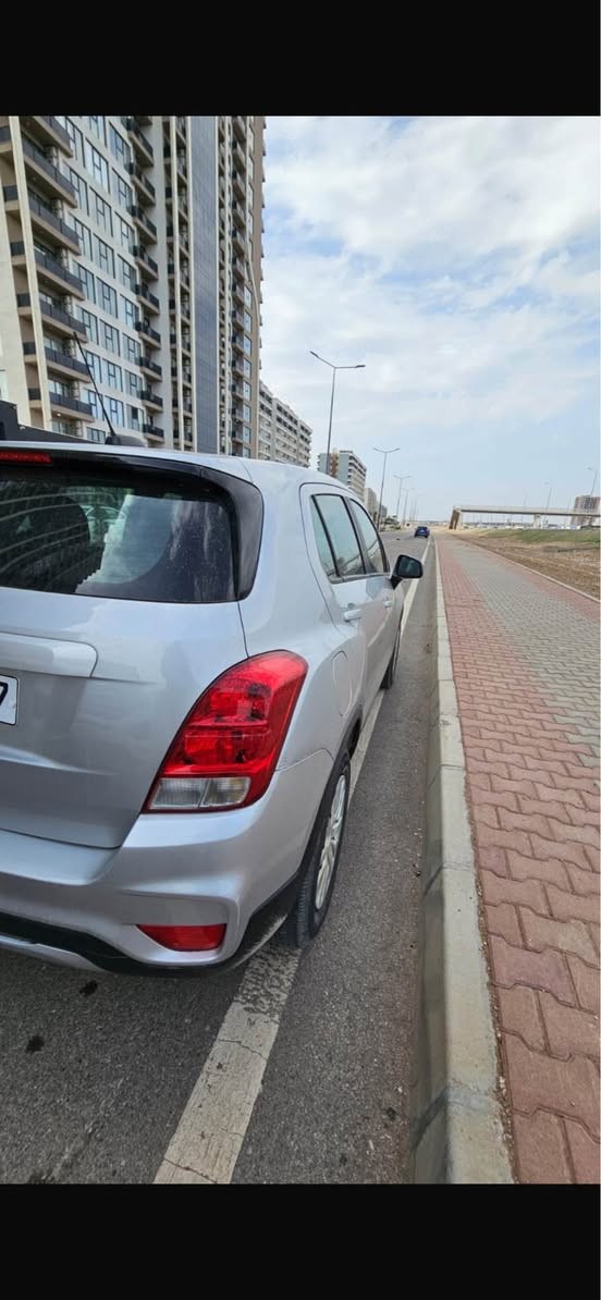 سلاو له هاوريانو هه وادارن
ام سياريه بؤفرؤشتن 
سياريكى يه ك ده ست خاوين مايته وه 
٢٠١٧
بوياغ دونيو ده ر كه كه ميك ناو ده ركه بوياغه جى جيشي تعديلو كارتى هه يه 
گيرو مكينه و كارباياتو ته قه و ره قه هه موى به شه رت 
بؤسعرو زانيارى زياتر تيل بو ساعيبي بكه ن 
سياره له هه وليره
***********
ته عويلو غرامه ش به شه رت أربيل, العراق
