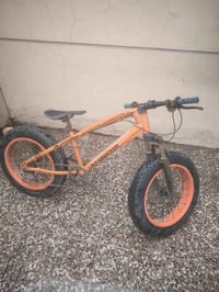 بايسكل للبيع فايت باك مستخدم يحتاج تاير خلفي سعر ٤٠ الف بي مجال ٠٧٧٠٧٤...