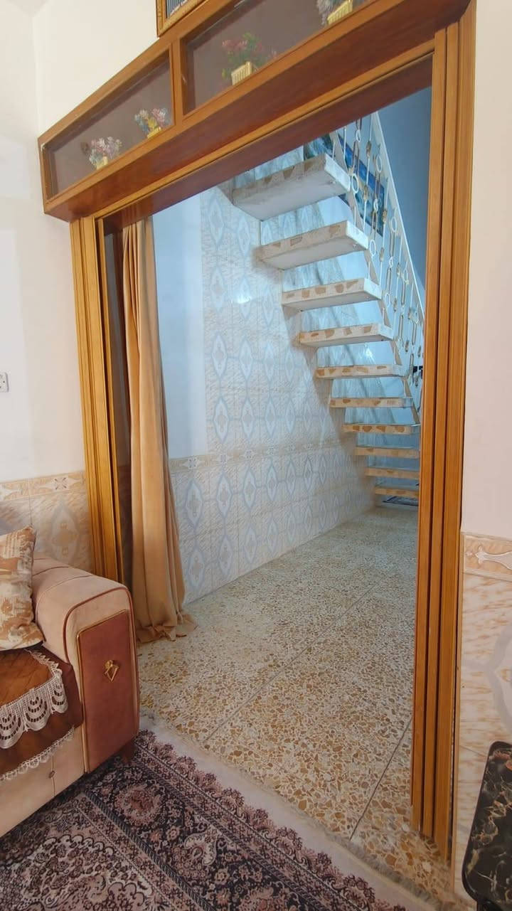 بيت ١٠٠متر ميلاد حولي قريب على شارع ٣٠ الأول مال السوك  طابقين فول درجه اولى كونكريت مسلح دبل فاليوم بناء جناي  السعر ١٢٠ مليون وبيه مجال ***********
