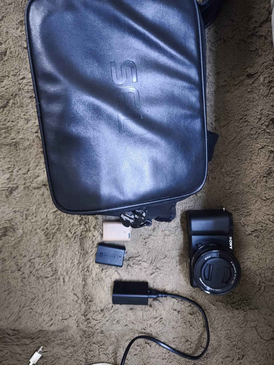 📸 للبيع كاميرا Sony ZV-E10
🔥 حالة ممتازة  – استعمال قليل جدًا
تصوير بدقة 4K حقيقي ...
كاميرا Sony ZV-E10 بحالة ممتازة وأقرب ما تكون للجديدة، استخدام قليل جدًا،  الشتر فقط 2,000

✅ البدن نظيف جدًا جدًا
✅ استعمال قليل جدًا
✅ الشتر: 2,000 فقط
✅ تعمل بكفاءة ممتازة
✅ الكارتون الأصلي
✅ بطاريتان عدد 2
✅ شاحن Sony الأصلي
✅ حقيبة كاميرا
✅ جميع الملحقات

السعر 750,000 دينار عراقي وبي مجال بسيط ، امانة الله اعتبر مشتريلك كامرا بالباكيت وتونك فاتحهة .

للتواصل عبر الواتساب
***********
