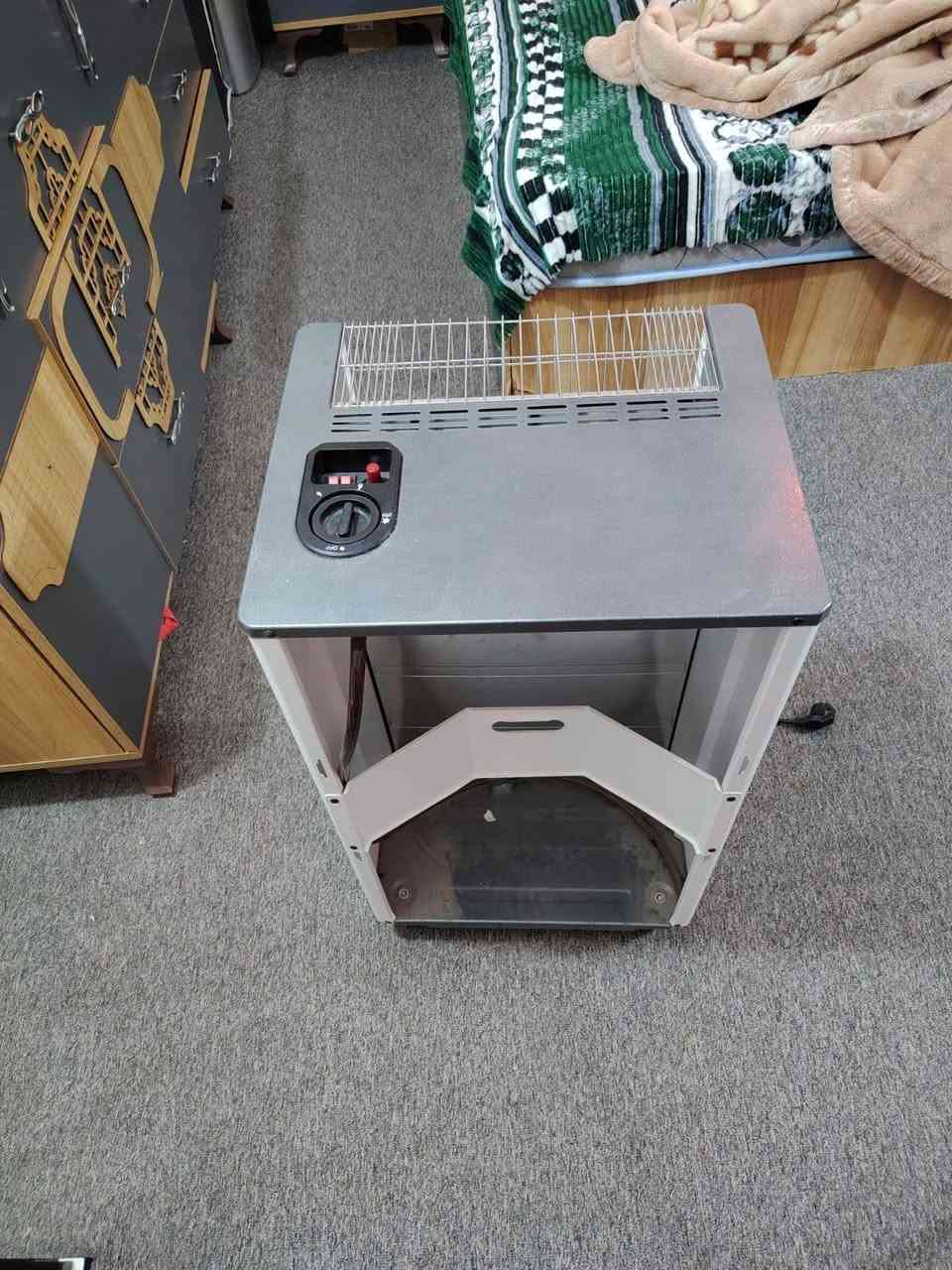 بيع مستعجل صوبه غازيه كهربائي مامستخدمه ابد والله مكلف بل نشر 
السعر 100 أو بيها مجال رقم صاحب لأغراض ***********
