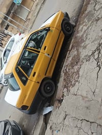 للبيع • سيارة • للتواصل