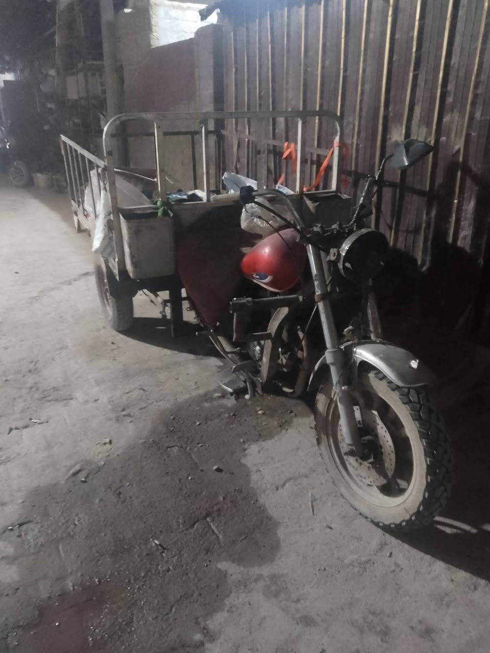 ستوت للبيع كوم حديد
شغاله سعره ٣٠٠
***********
