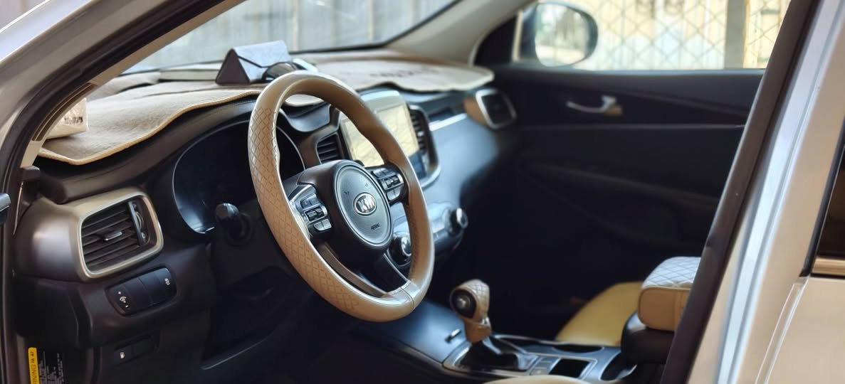 بيع مستعجل
كيا سورينتو وارد امريكي.
-موديل 2017, (4سلندر)
-محرك تبديل جديد حاوية   .5 راكب.
نظيفة جداً.تبريد وحدادية واطارات .سويج، وكتلوكات الشركة.جاهزة من الاخير.صور السونار والحادث مرفقه بالمنشور.
رقم بابل بأسمي..موقع السيارة ذي قار..
السعر 175 قابل للتفاوض..وشكرا..
للتواصل 
***********
