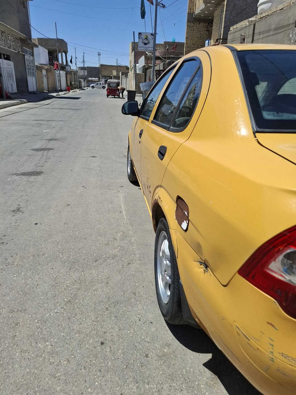 السلام عليكم طيبه ٢٠١٧
جديده مامشتغله تكسي مكفوله من الصبغ والحادث فقط كخه خفيفه بالباب الخلفي ومعمره 

رقم واسط مشروع وطني سنويه ٢٠٢٨ اصفره الك هيئه بتاريخ اليوم 43 وبيه مجال 

***********
