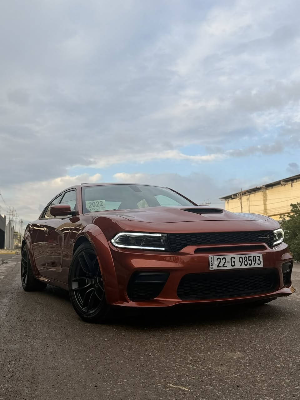 اسلام عليكم اخوان النادرة و المميزة للبيع اتحدة العراق بنضافتها 
دوج جارجر سكات باك وايد بودي . Scat Pack . 
الموديل : 2022 . (كلين تايتل) 
المحرك : SRT . V8 . 6.4L .
العداد : .   (18الف حقيقي ) .
 المواصفات : 
* وايد بودي. 
* مكابح رياضية (برمبو) . 
* لايت LED . 
* اللايت زنون . 
* فتحت سقف (سلايد) . 
* نقطة عمياء . 
* كاميرا خلفية . 
* امكانية التحكم بوضعيات المقود كهربائيا . 
* كزوز سستم . 
* حساسات خلفية . 
* ويل قياس 20 أنج 
* سستم صوت ALPINE . 
* تشغيل عن بعد . 
* مقاعد رياضية من الجلد الفاخر . 
* ذاكرة لحفظ وضعيات الجلوس (ميموري) . 
* المقاعد الأمامية تبريد وتدفئة . (سقف كنتارة)
* نظام خرائط GPS . 
* شاشة كبيرة قياس 8.4 أنج اوپشنات SRT 
* تدفئة ستيرن . 
* كير شفتر بالستيرن . 
* جناح خلفي . 
* بلوتوث تلفون . 
* محدد سرعة . 
استفسار اكثر ***********
                                        
***********
